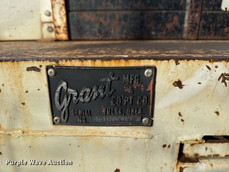 image for item NO9658 2002 Ford F250 Super Duty SuperCab utility bed pickup truck