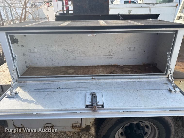 image for item NO9658 2002 Ford F250 Super Duty SuperCab utility bed pickup truck