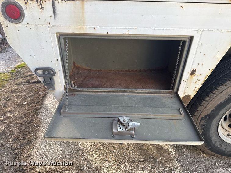 image for item NO9658 2002 Ford F250 Super Duty SuperCab utility bed pickup truck