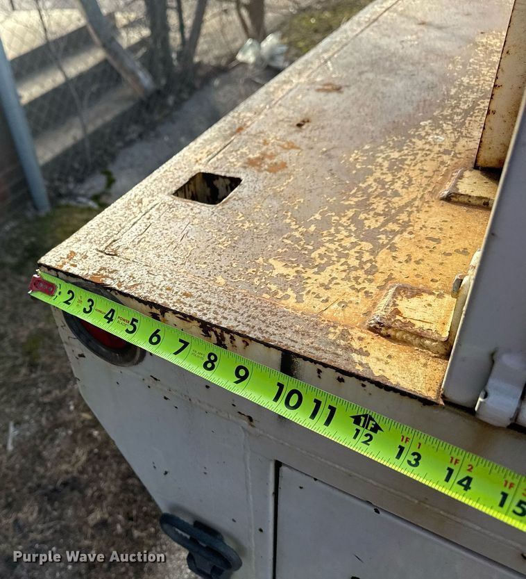 image for item NO9658 2002 Ford F250 Super Duty SuperCab utility bed pickup truck