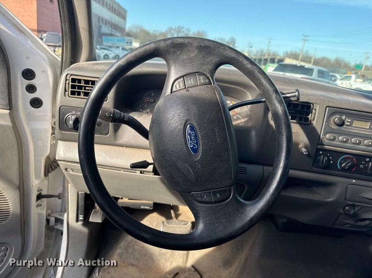 image for item NO9658 2002 Ford F250 Super Duty SuperCab utility bed pickup truck