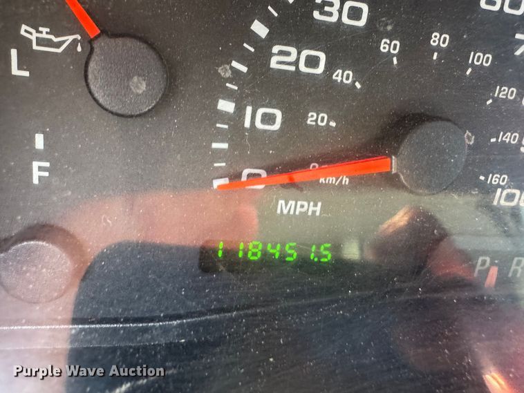 image for item NO9658 2002 Ford F250 Super Duty SuperCab utility bed pickup truck