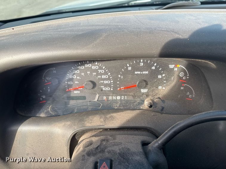 image for item NO9658 2002 Ford F250 Super Duty SuperCab utility bed pickup truck