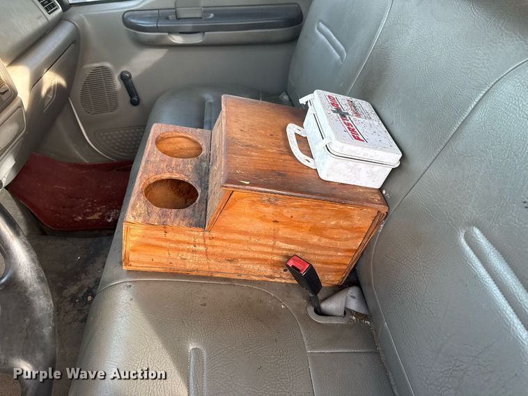 image for item NO9658 2002 Ford F250 Super Duty SuperCab utility bed pickup truck