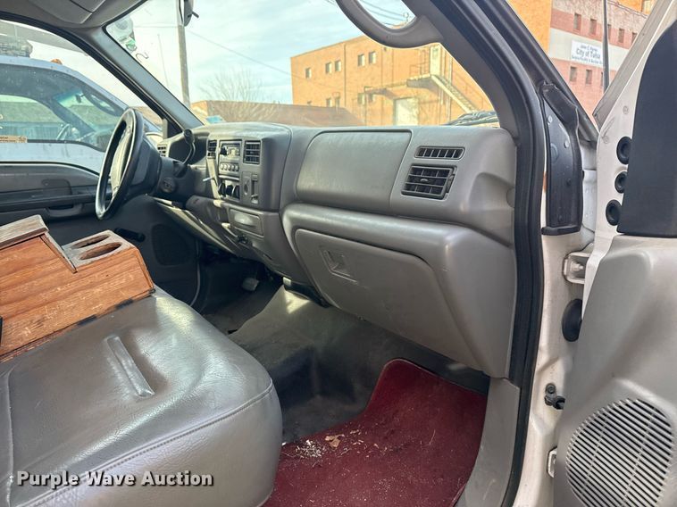 image for item NO9658 2002 Ford F250 Super Duty SuperCab utility bed pickup truck