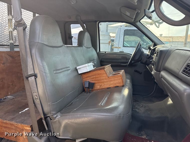 image for item NO9658 2002 Ford F250 Super Duty SuperCab utility bed pickup truck