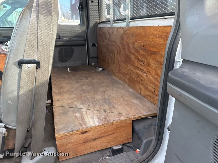 image for item NO9658 2002 Ford F250 Super Duty SuperCab utility bed pickup truck