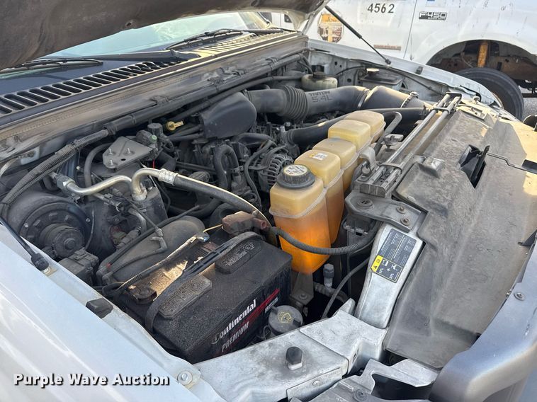 image for item NO9658 2002 Ford F250 Super Duty SuperCab utility bed pickup truck