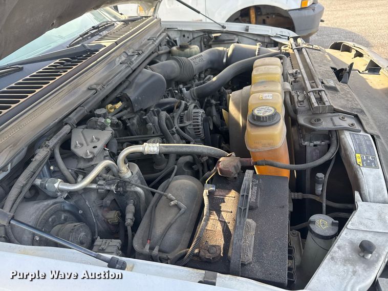 image for item NO9658 2002 Ford F250 Super Duty SuperCab utility bed pickup truck