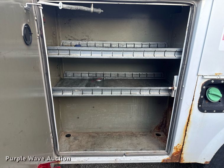 image for item NO9660 2008 Ford F250 Super Duty utility bed pickup truck