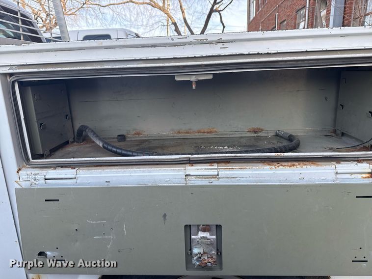 image for item NO9660 2008 Ford F250 Super Duty utility bed pickup truck