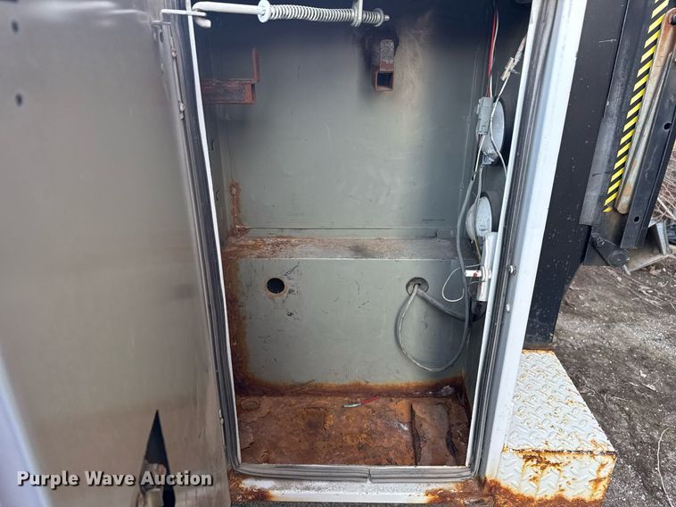 image for item NO9660 2008 Ford F250 Super Duty utility bed pickup truck