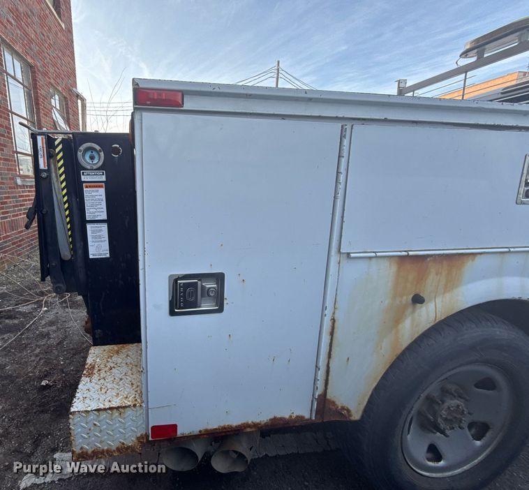 image for item NO9660 2008 Ford F250 Super Duty utility bed pickup truck