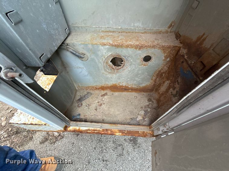 image for item NO9660 2008 Ford F250 Super Duty utility bed pickup truck