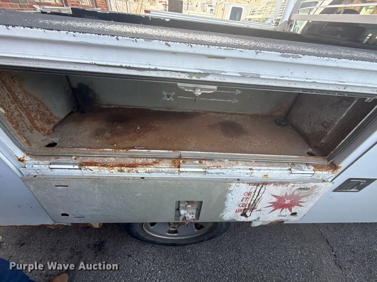 image for item NO9660 2008 Ford F250 Super Duty utility bed pickup truck