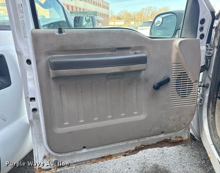 image for item NO9660 2008 Ford F250 Super Duty utility bed pickup truck