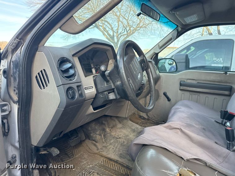 image for item NO9660 2008 Ford F250 Super Duty utility bed pickup truck