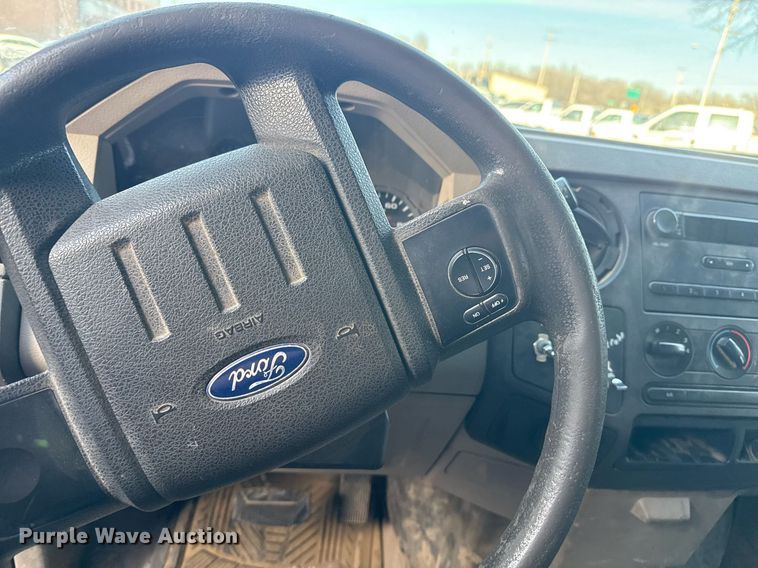 image for item NO9660 2008 Ford F250 Super Duty utility bed pickup truck