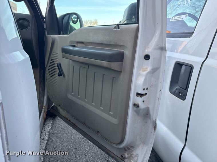 image for item NO9660 2008 Ford F250 Super Duty utility bed pickup truck