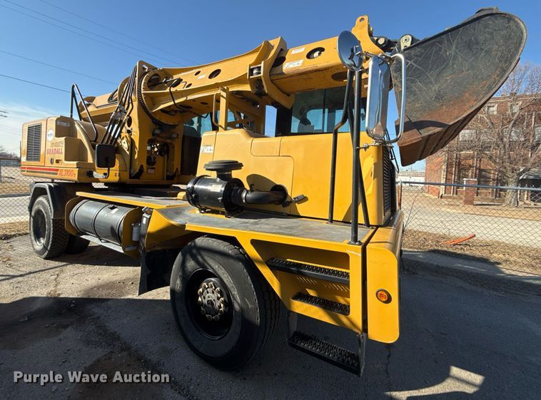 image for item NO9668 2014 Gradall XL 3100  wheeled excavator