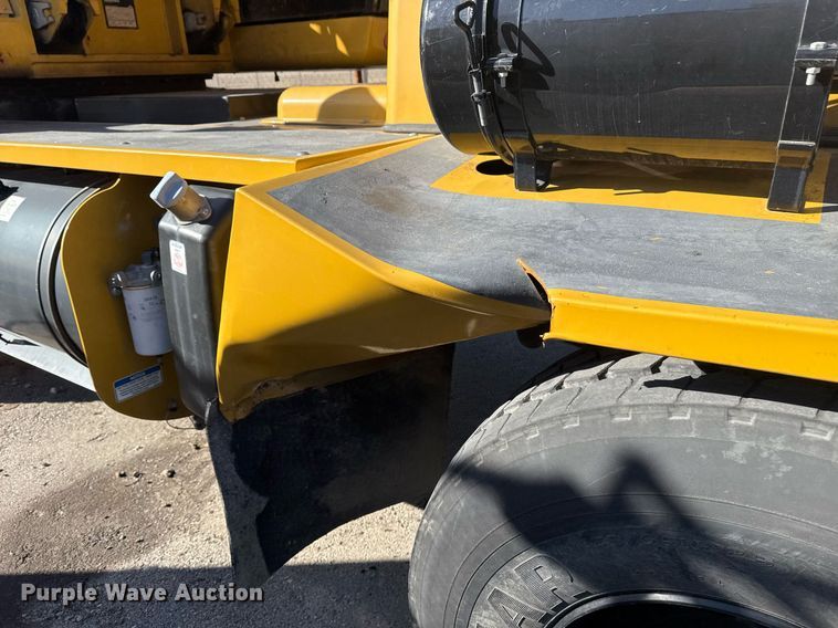 image for item NO9668 2014 Gradall XL 3100  wheeled excavator