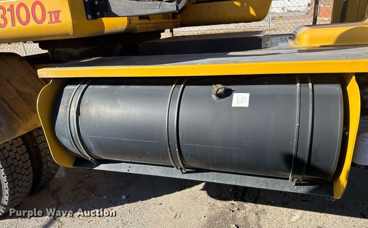 image for item NO9668 2014 Gradall XL 3100  wheeled excavator