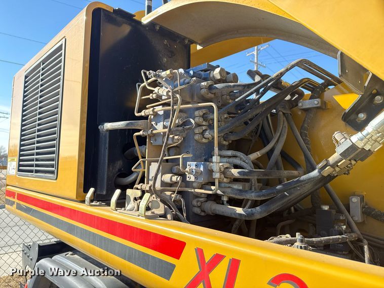 image for item NO9668 2014 Gradall XL 3100  wheeled excavator