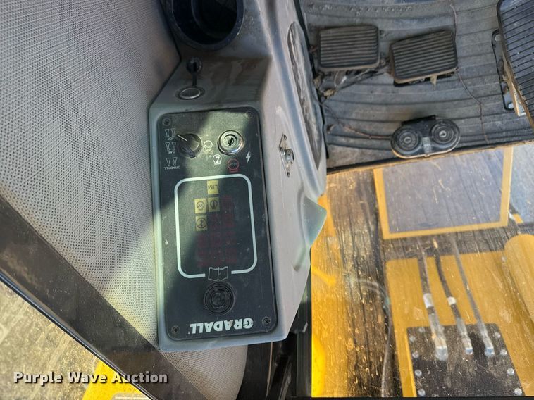 image for item NO9668 2014 Gradall XL 3100  wheeled excavator