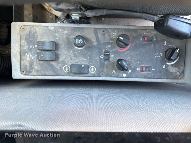 image for item NO9668 2014 Gradall XL 3100  wheeled excavator