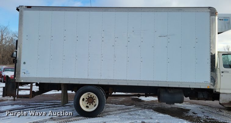 image for item OH9499 1996 Ford F700 refrigerated truck