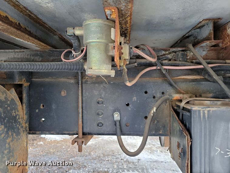 image for item OH9499 1996 Ford F700 refrigerated truck