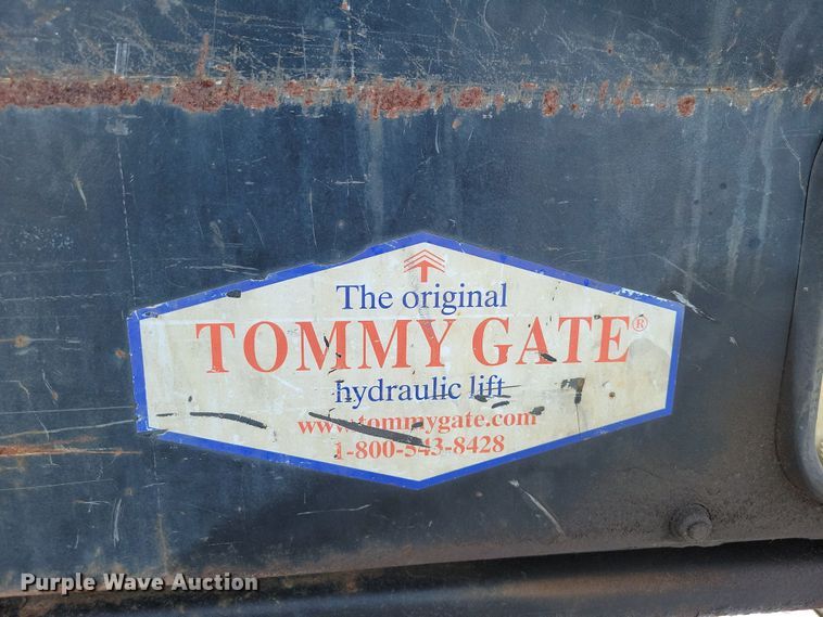 image for item OH9499 1996 Ford F700 refrigerated truck