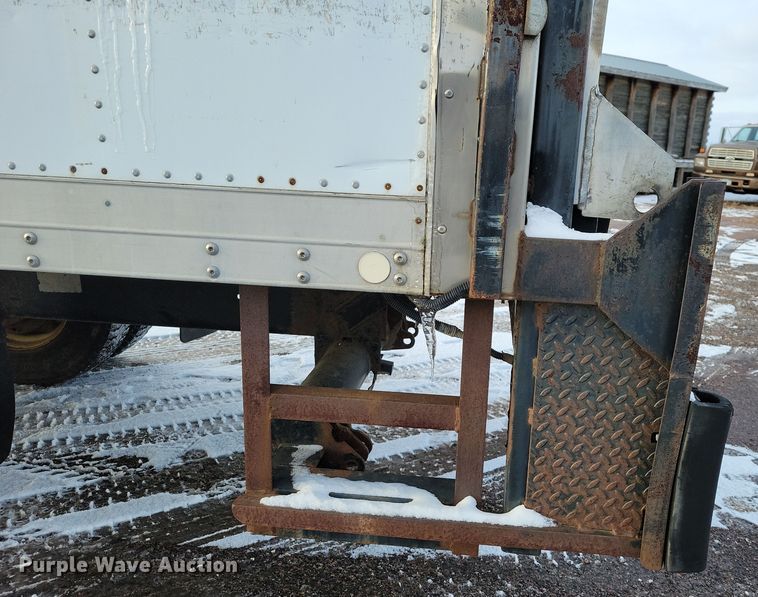 image for item OH9499 1996 Ford F700 refrigerated truck