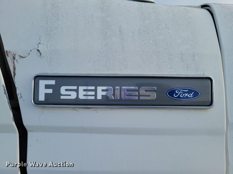 image for item OH9499 1996 Ford F700 refrigerated truck