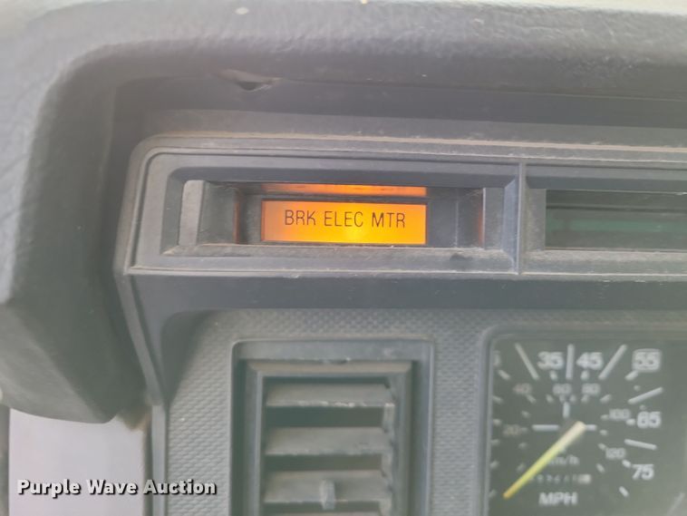 image for item OH9499 1996 Ford F700 refrigerated truck