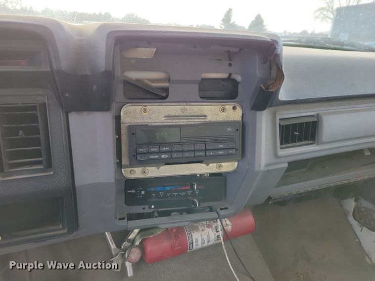 image for item OH9499 1996 Ford F700 refrigerated truck