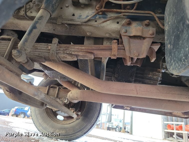 image for item OH9499 1996 Ford F700 refrigerated truck