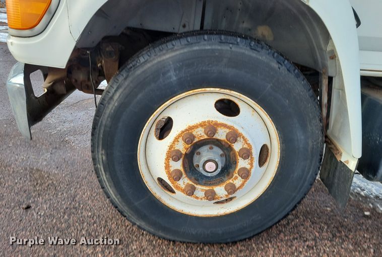 image for item OH9499 1996 Ford F700 refrigerated truck