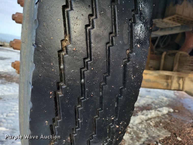 image for item OH9499 1996 Ford F700 refrigerated truck