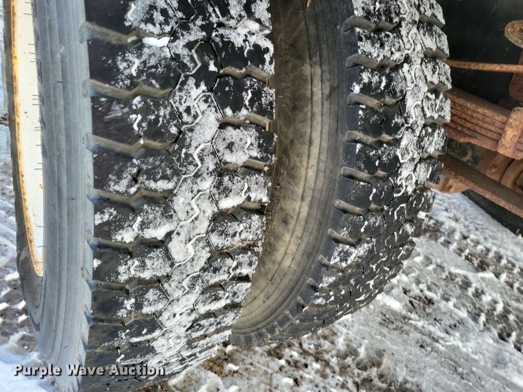 image for item OH9499 1996 Ford F700 refrigerated truck