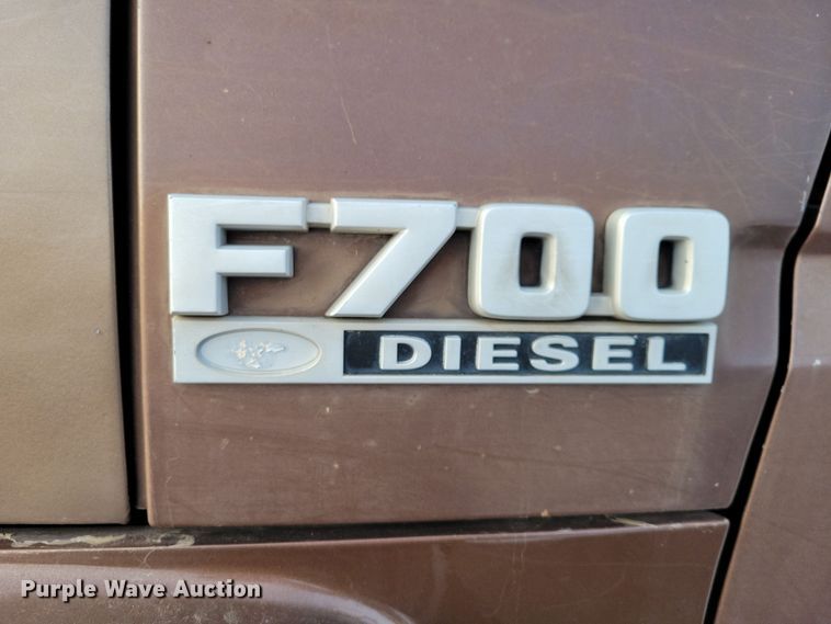 image for item OH9500 1992 Ford F700 truck cab and chassis