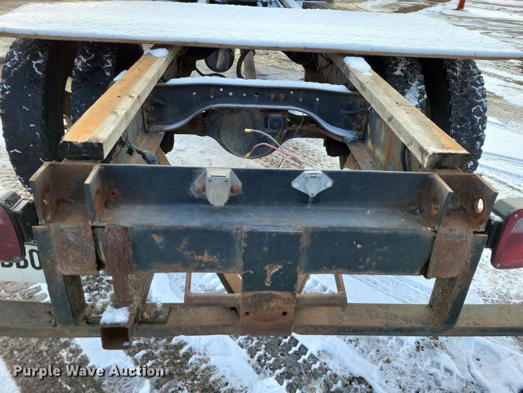 image for item OH9500 1992 Ford F700 truck cab and chassis