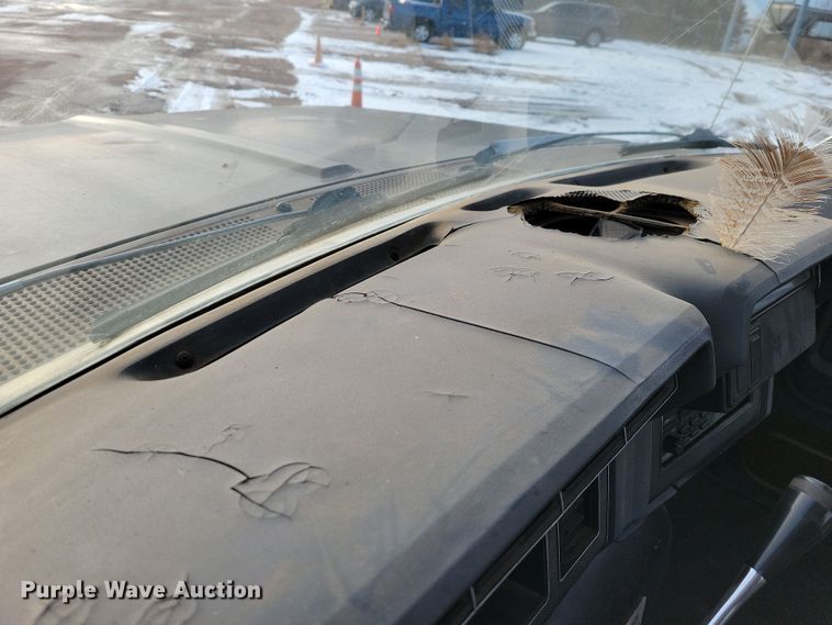 image for item OH9500 1992 Ford F700 truck cab and chassis