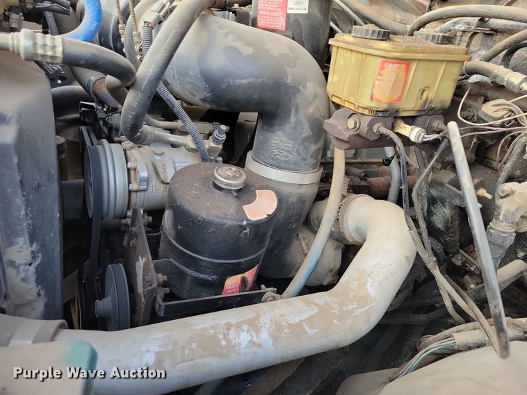 image for item OH9500 1992 Ford F700 truck cab and chassis