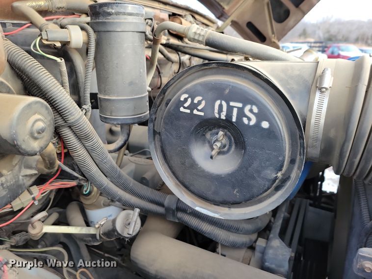 image for item OH9500 1992 Ford F700 truck cab and chassis