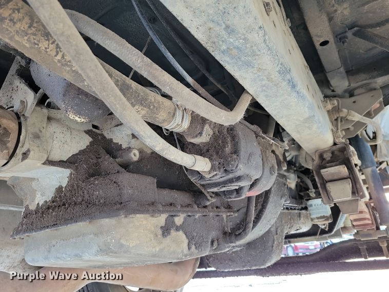 image for item OH9500 1992 Ford F700 truck cab and chassis