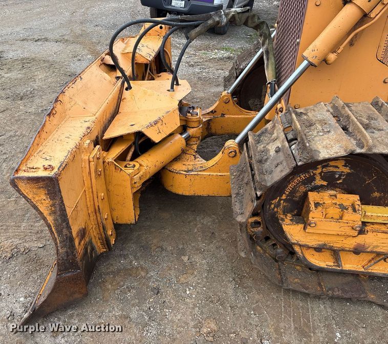 image for item OK9548 1989 Case 850D Longtrack dozer