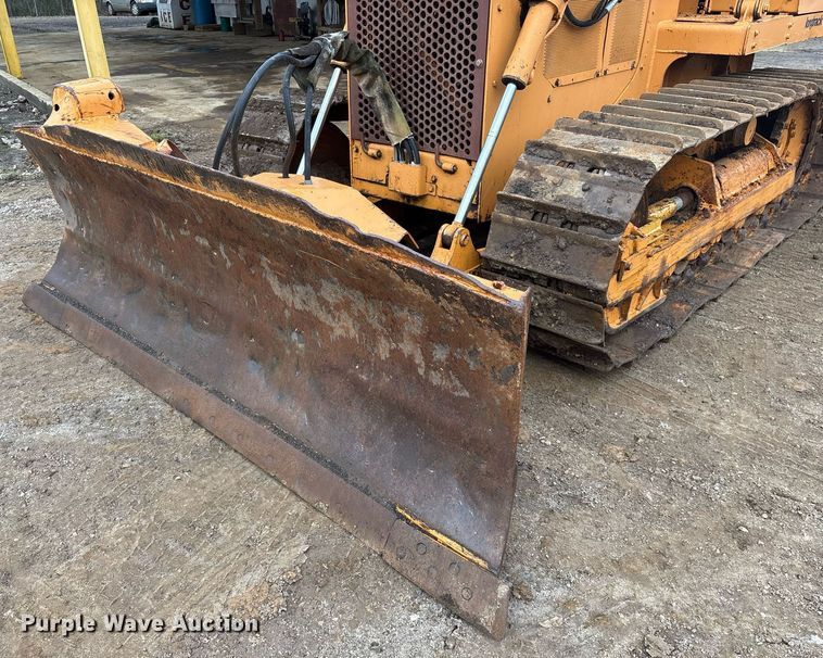 image for item OK9548 1989 Case 850D Longtrack dozer
