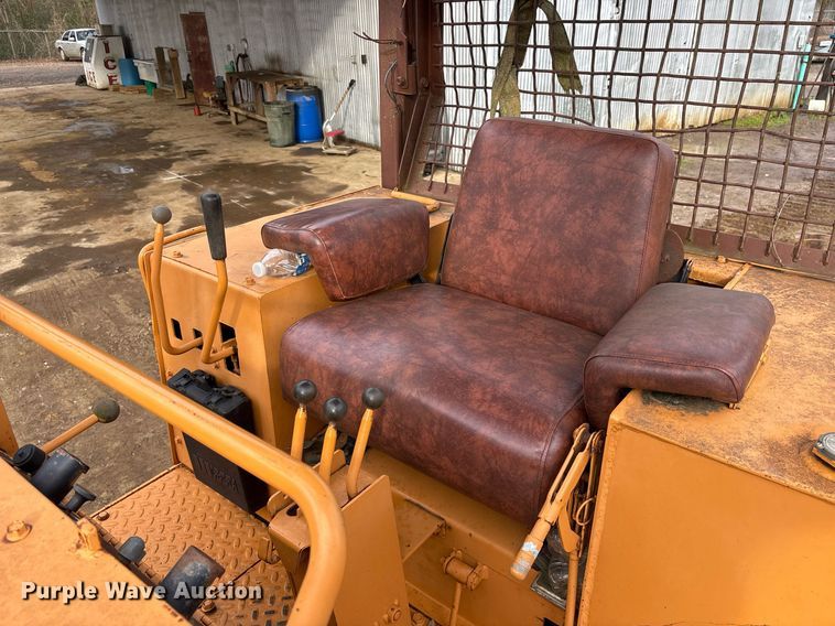 image for item OK9548 1989 Case 850D Longtrack dozer