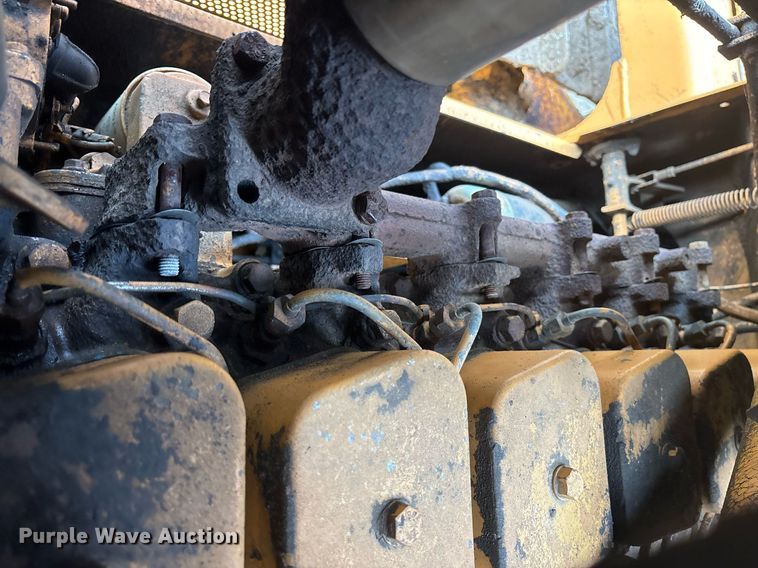 image for item OK9548 1989 Case 850D Longtrack dozer